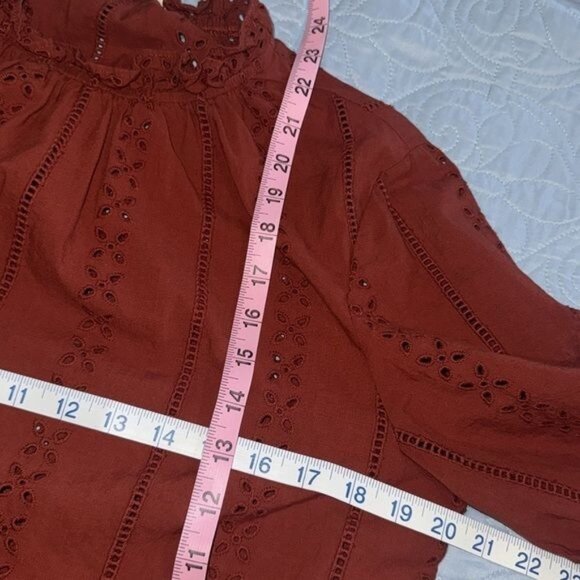 Universal Thread Womens Eyelet Blouse Size M Rust Color - Picture 9 of 9
